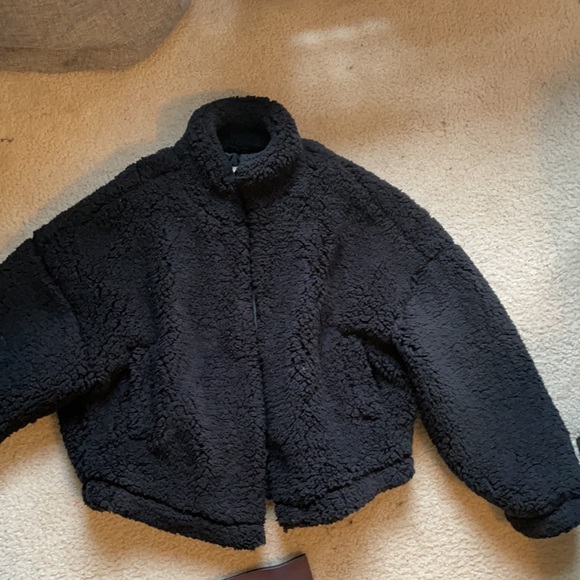 Fuzzy black jacket - Picture 3 of 3